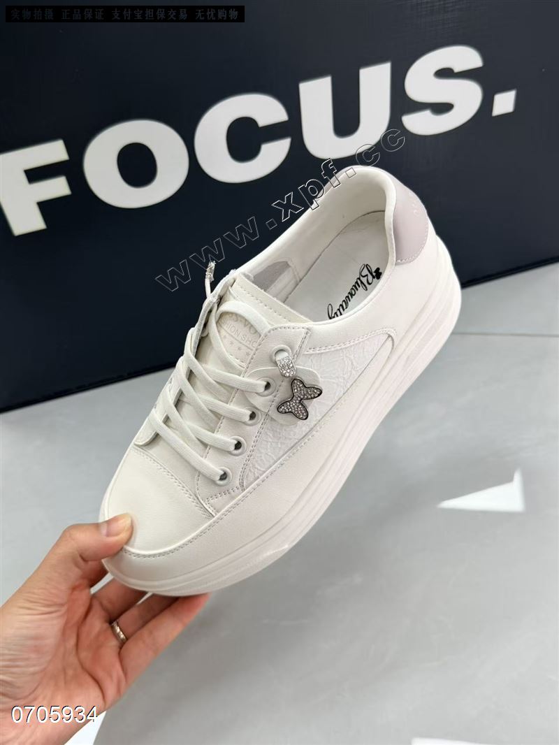 时尚休闲鞋65102