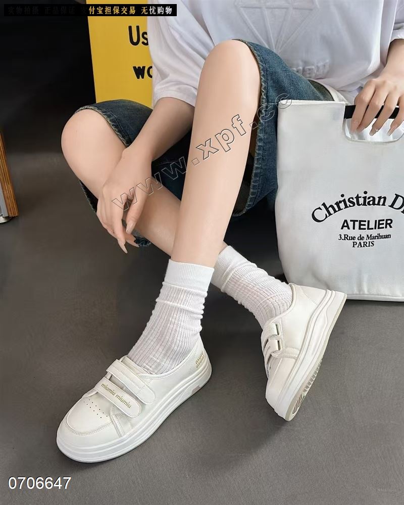 时尚休闲鞋小白鞋