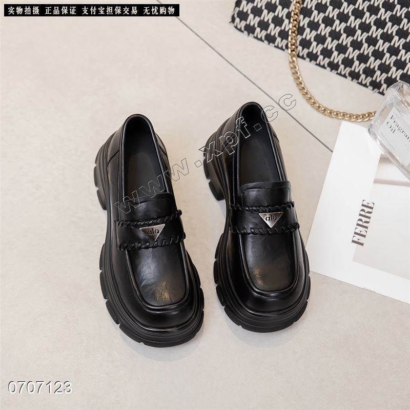 时尚单鞋乐福鞋