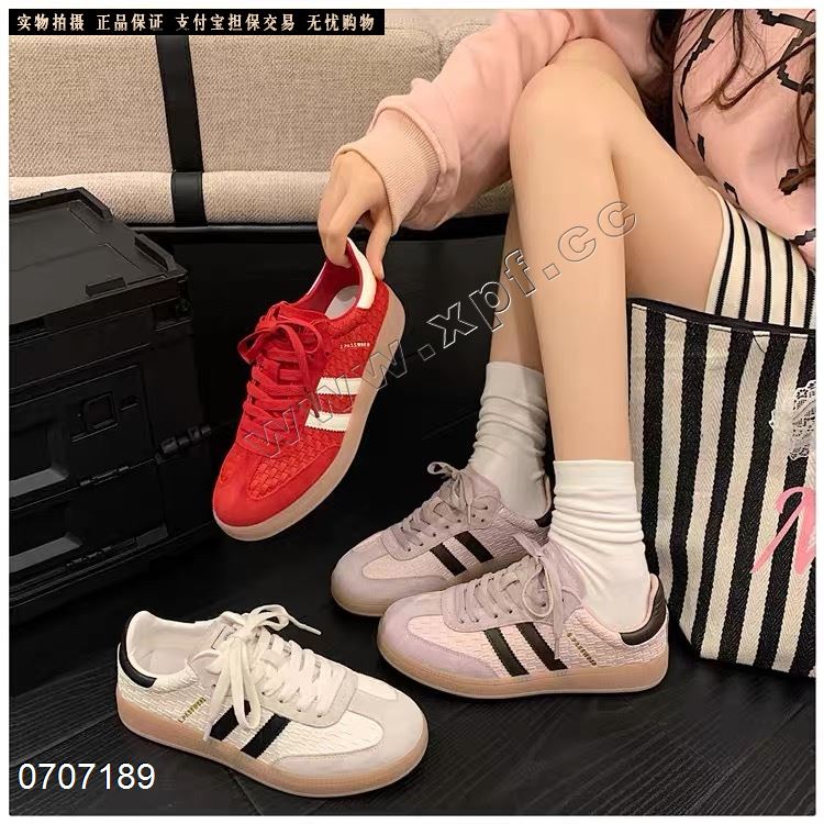 新款牛筋底圆头系带休闲鞋2630