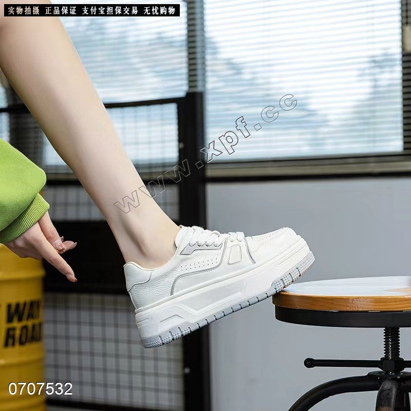 新款头层牛皮厚底休闲9559