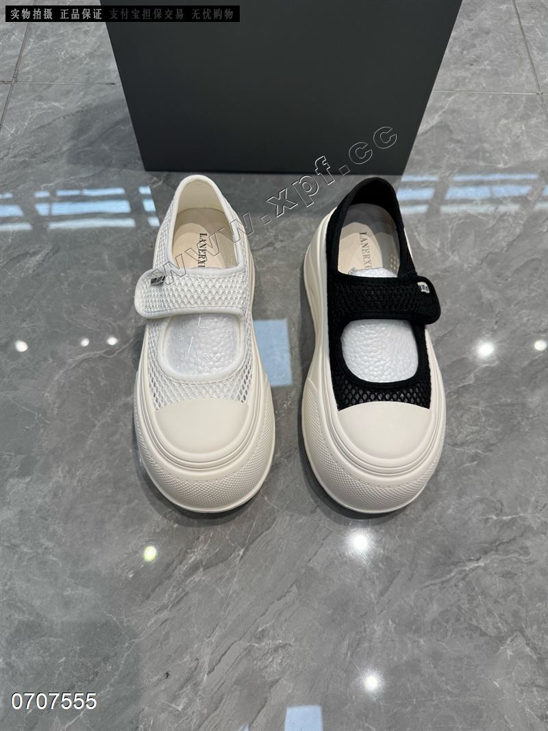 蓝尔萱​58-35​  白35-39黑68