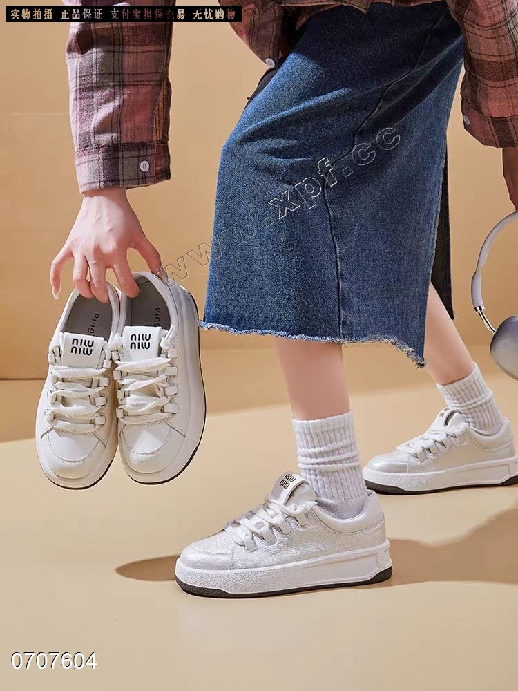 时尚休闲小白鞋3025