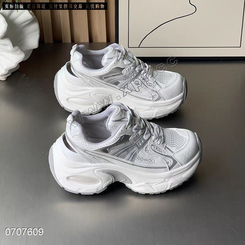 时尚休闲鞋老爹鞋