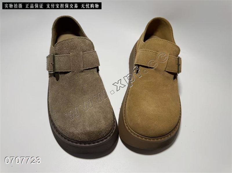磨砂皮休闲鞋