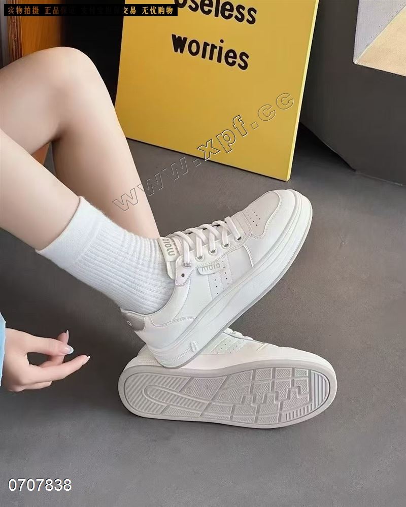 时尚休闲鞋小白鞋