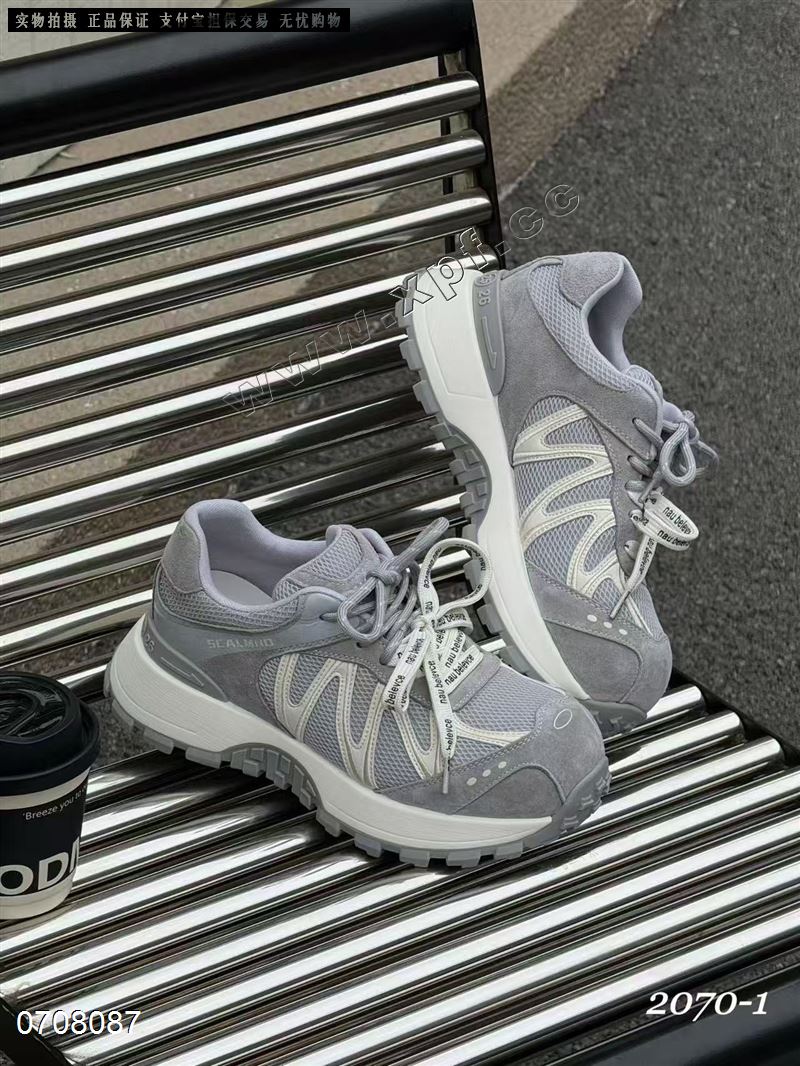 时尚休闲鞋2070-1