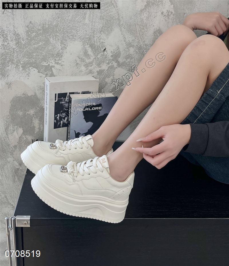 时尚休闲鞋小白鞋