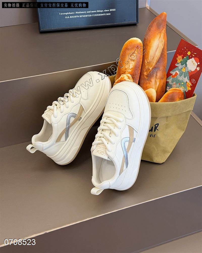 时尚休闲鞋小白鞋