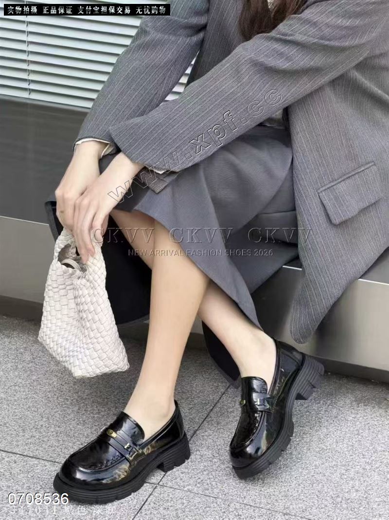 时尚单鞋乐福鞋