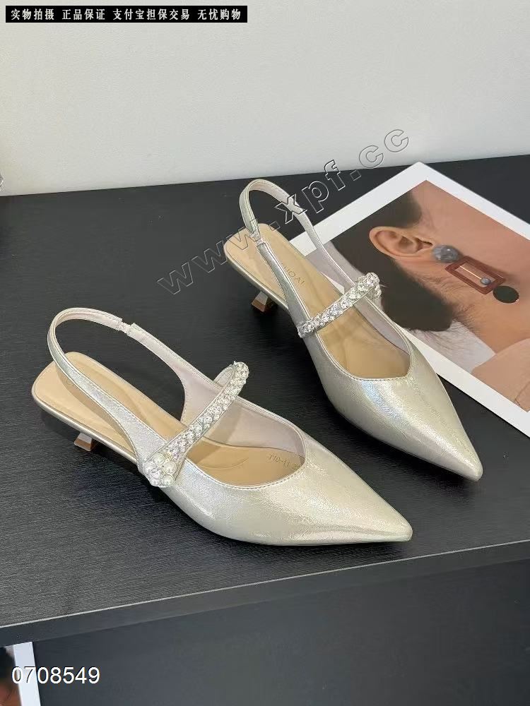 包头后空女凉鞋