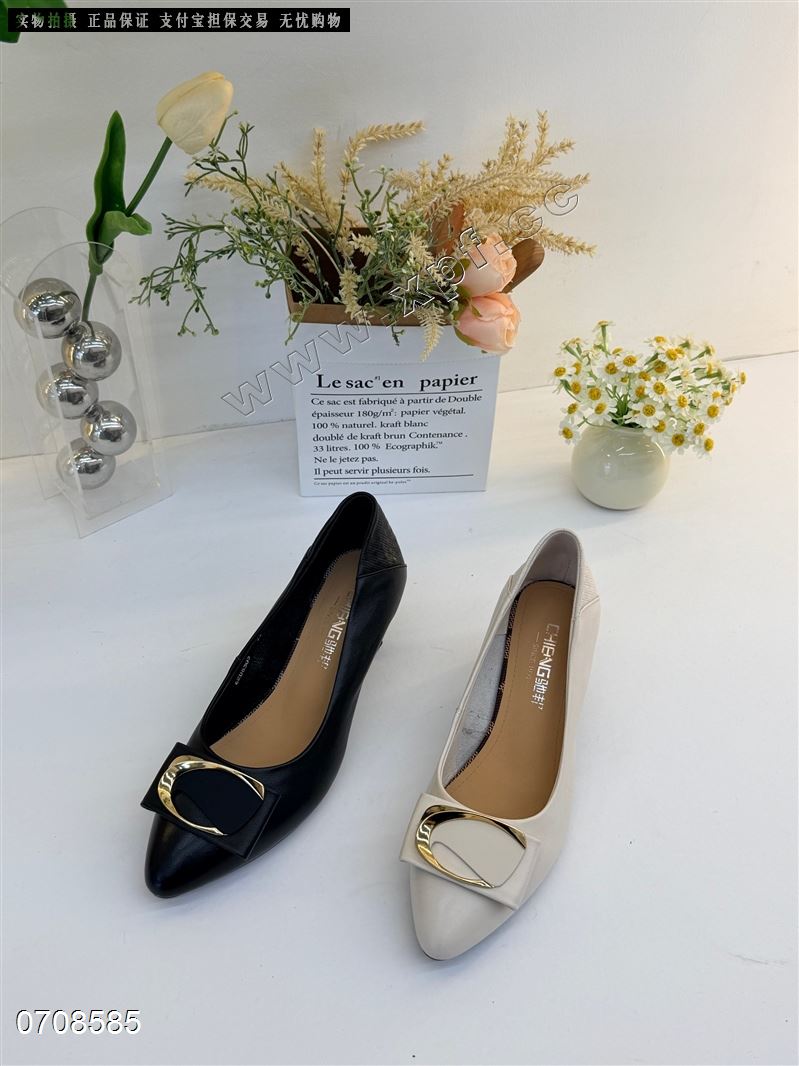 头层牛皮单鞋8303 黑色5-0+7.8 米色590