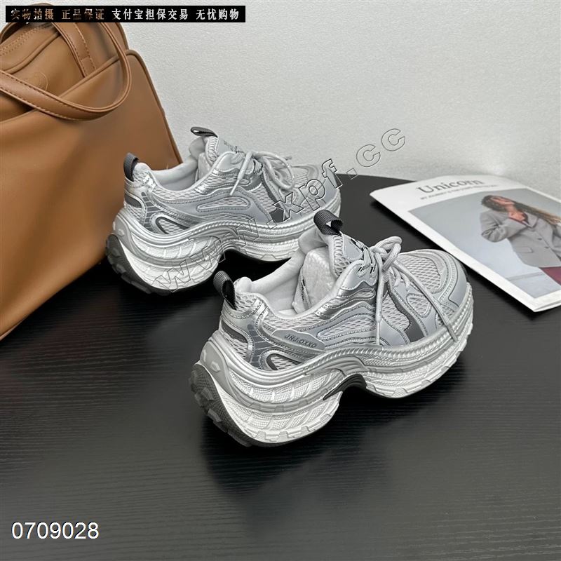 时尚休闲鞋老爹鞋