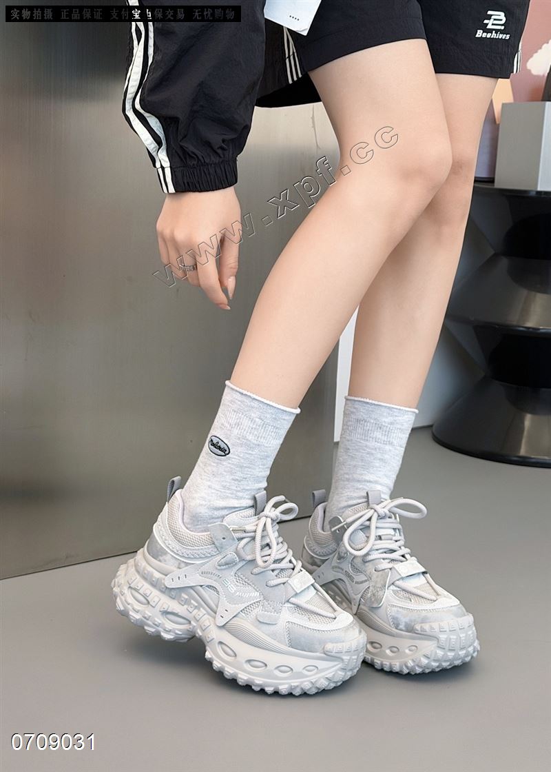 时尚休闲鞋老爹鞋