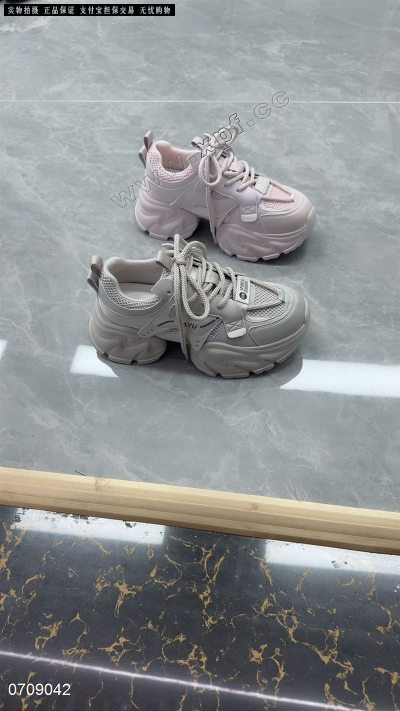 时尚休闲鞋老爹鞋