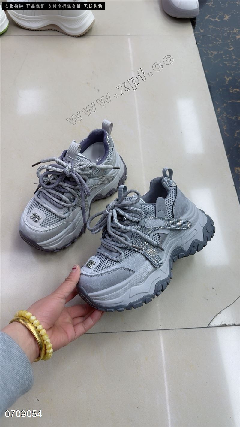 时尚休闲鞋老爹鞋