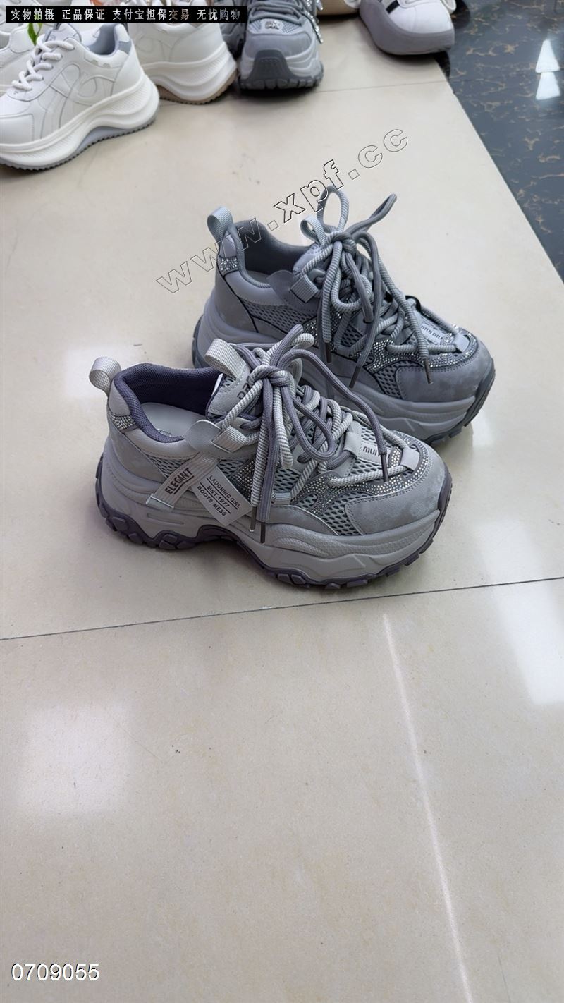 时尚休闲鞋老爹鞋