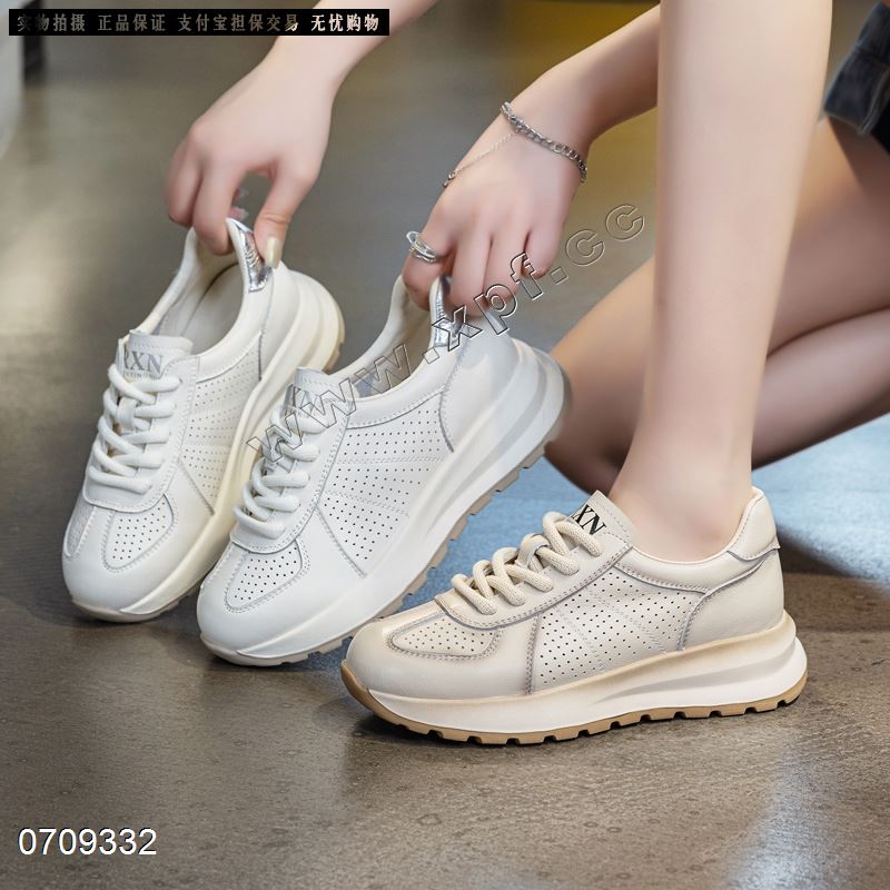 新款头层牛皮休闲鞋9736-8