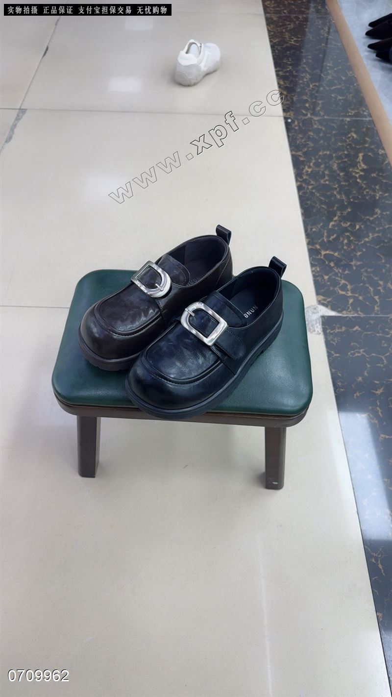 时尚单鞋乐福鞋