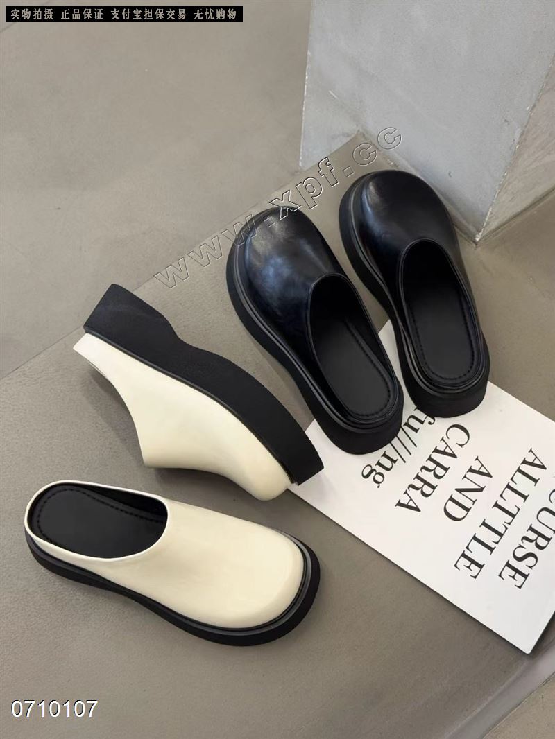 包头厚底女拖鞋