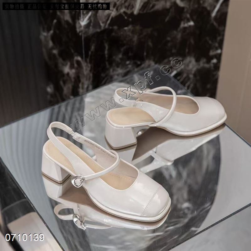 包头后空女凉鞋