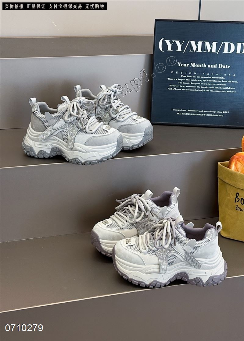 时尚休闲鞋老爹鞋