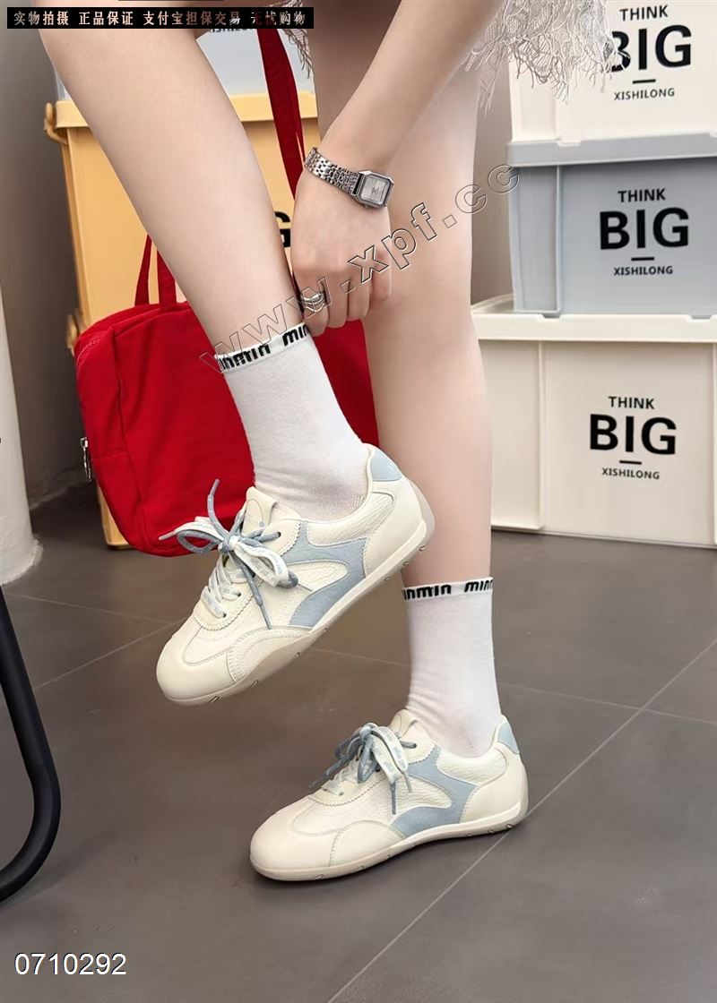 时尚休闲鞋阿甘鞋