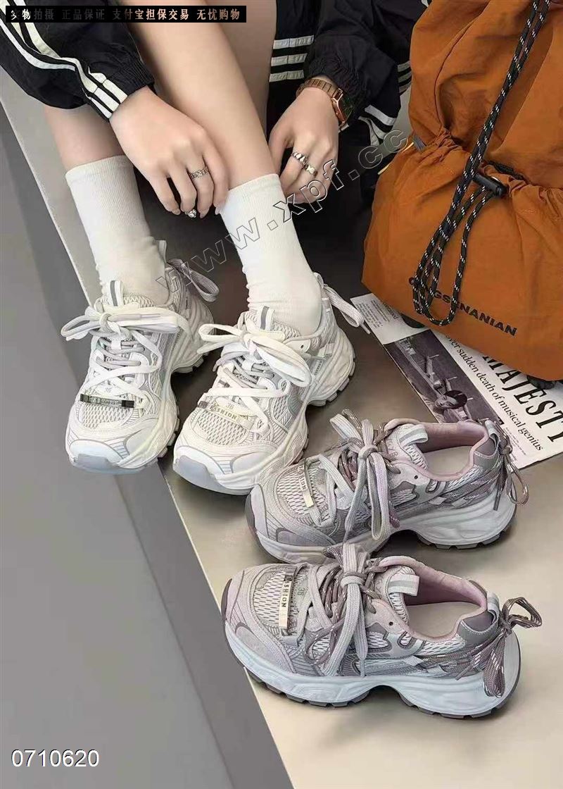 时尚休闲鞋发泡底老爹鞋