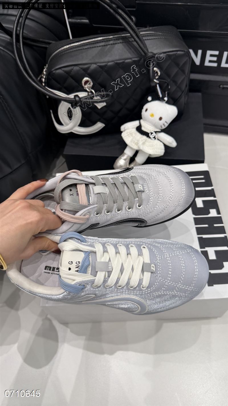 米诗思18-3086   蓝色666779灰色679