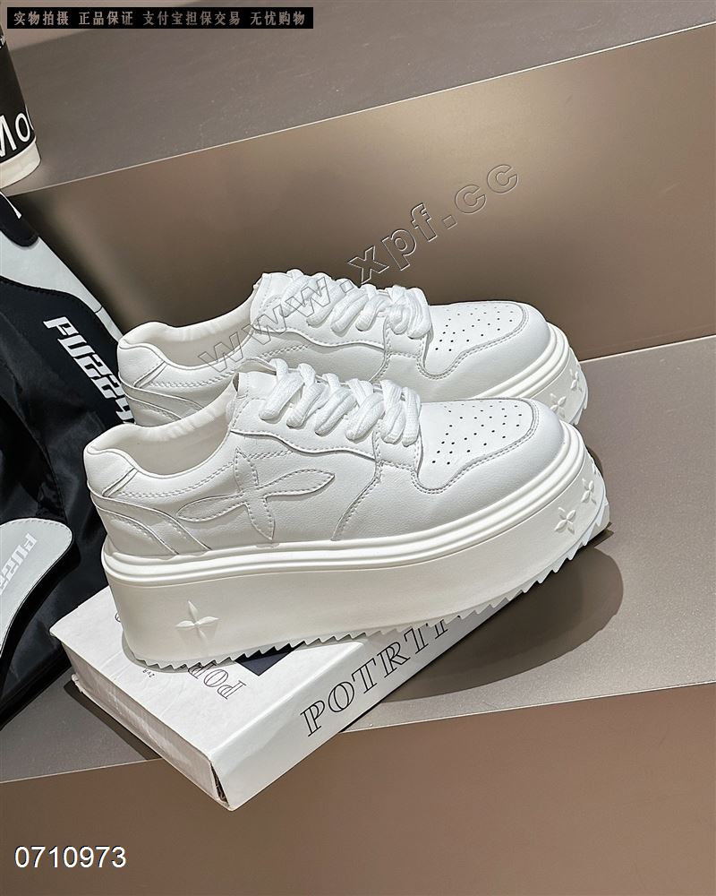 新款国潮十字花图案厚底休闲鞋9180-1