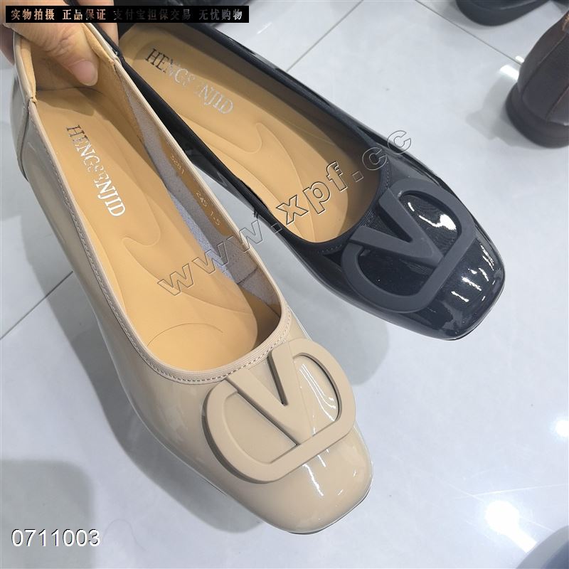 恒森3281  头层牛漆皮黑色4-9码，杏9990