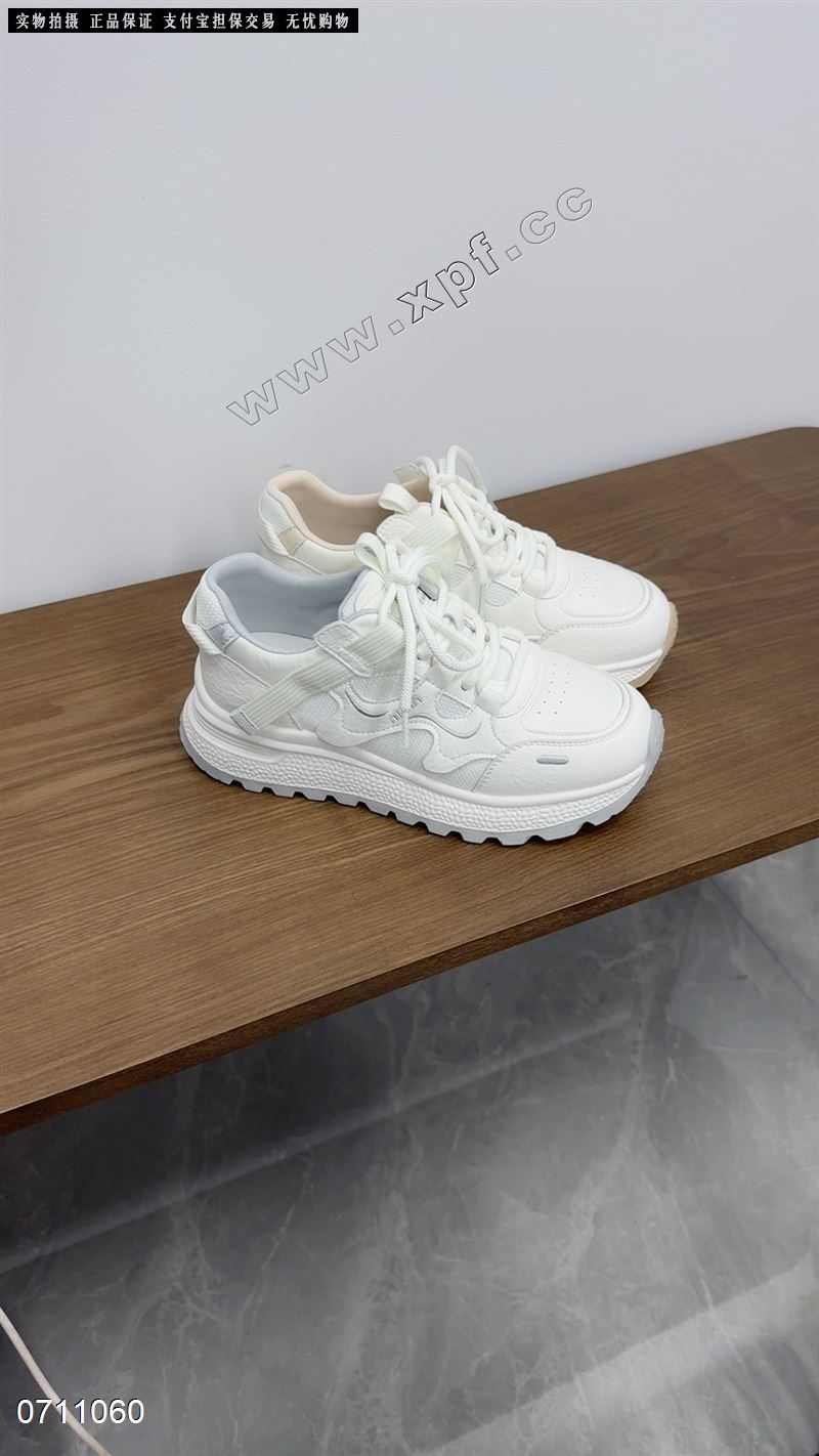 时尚透网休闲鞋