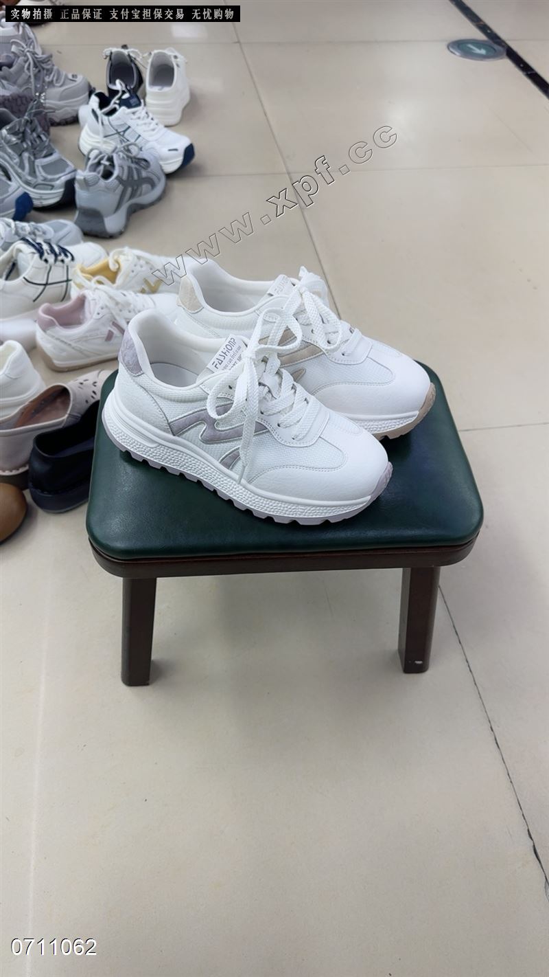 时尚休闲鞋
