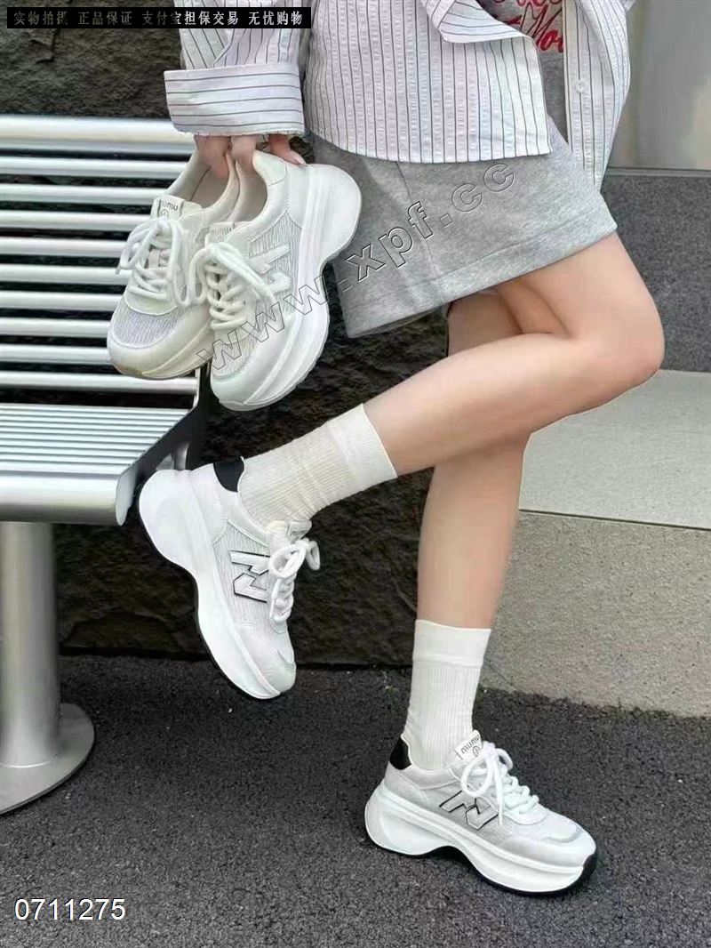 透气网发泡底老爹鞋