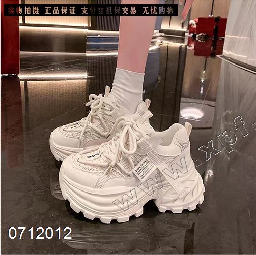 时尚休闲鞋老爹鞋