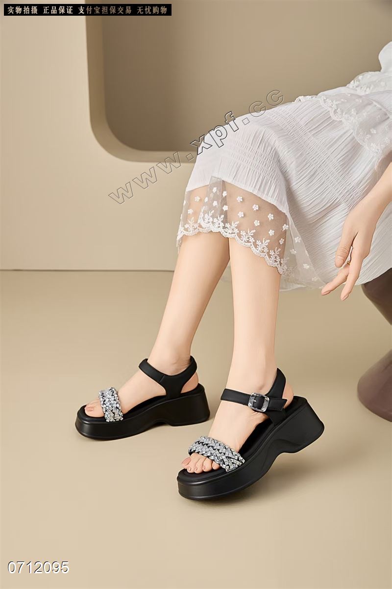 厚底女凉鞋60166