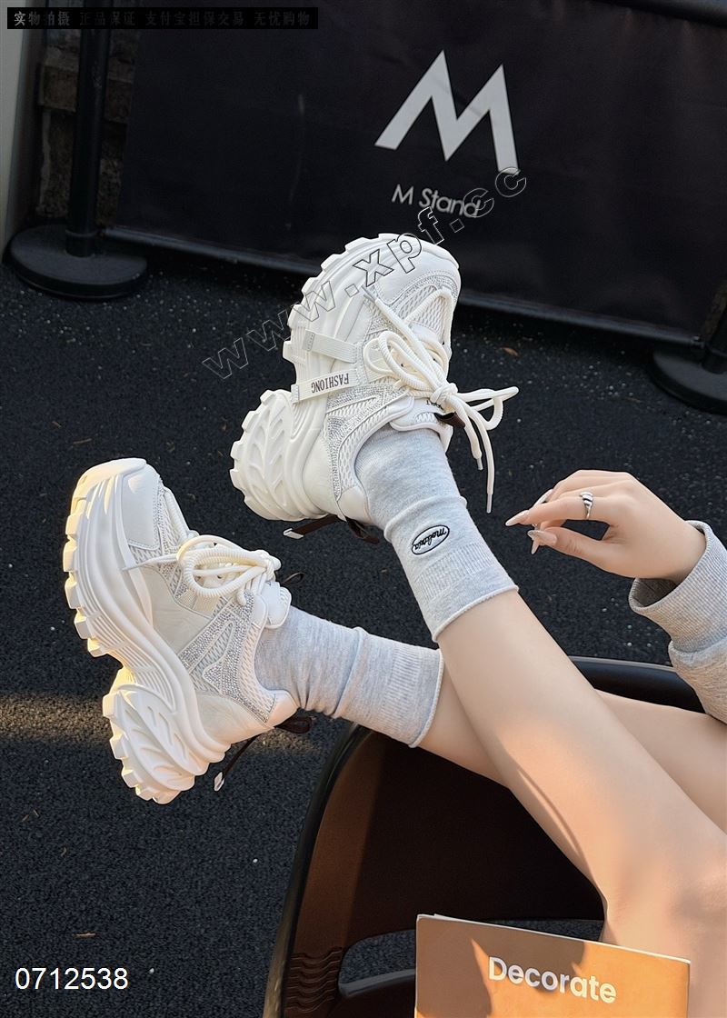 新款密网发泡底内垫猪皮厚底休闲鞋SA35-88