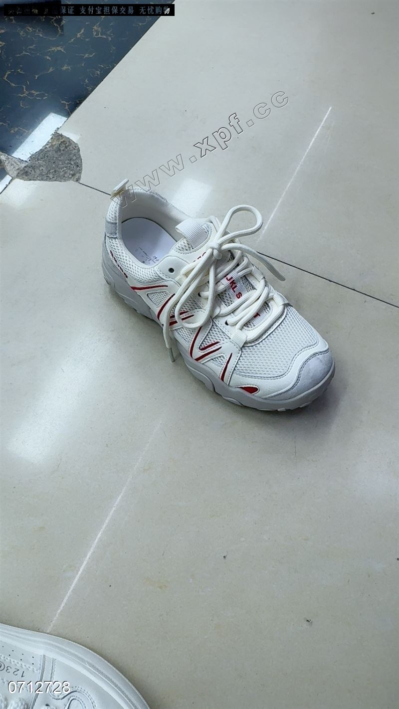 时尚休闲鞋小白鞋