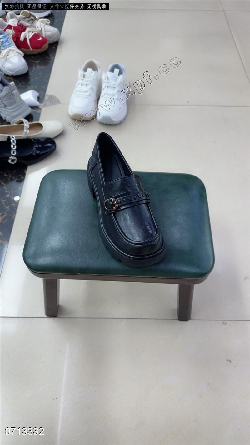 时尚单鞋乐福鞋