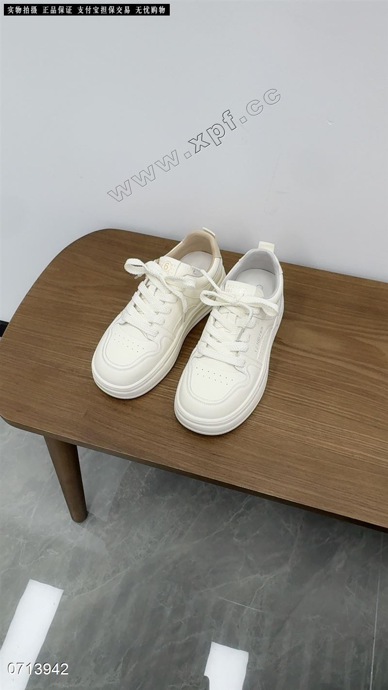 时尚休闲鞋小白鞋