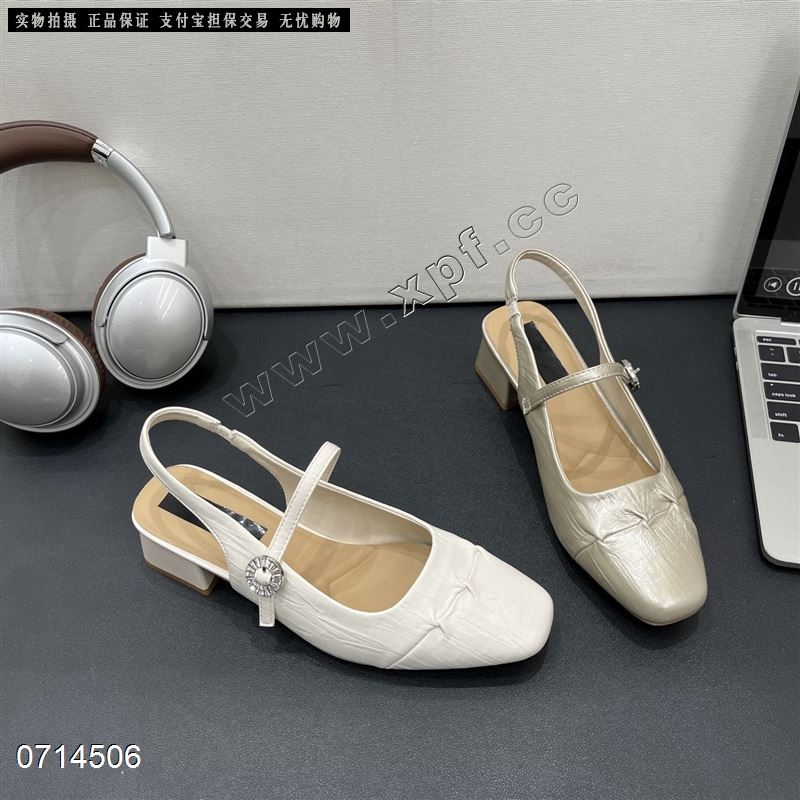 包头后空女凉鞋