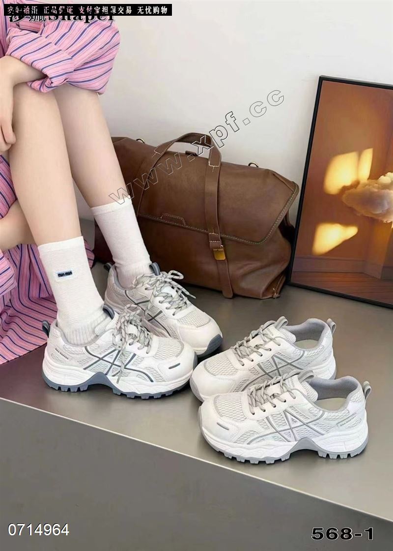 时尚休闲鞋568-1