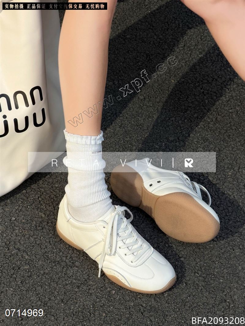 𝐑𝐄𝐓𝐀 𝐕𝐈𝐕𝐈  2093208