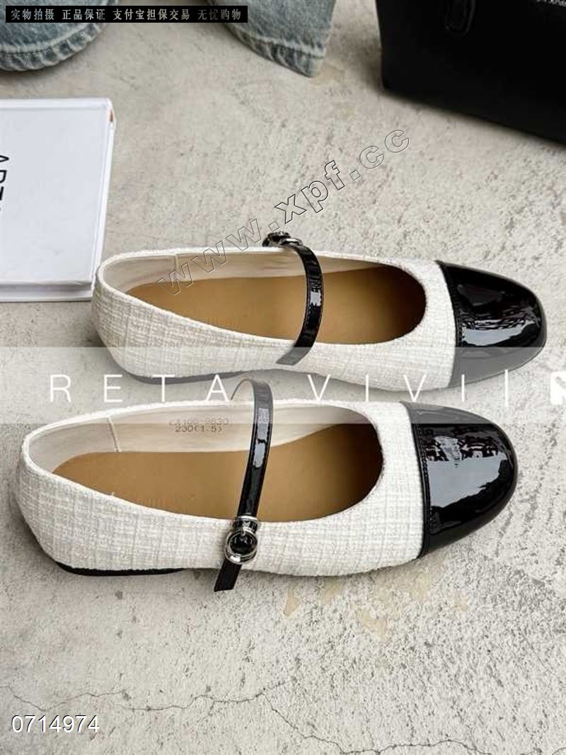 𝐑𝐄𝐓𝐀 𝐕𝐈𝐕𝐈  1669850