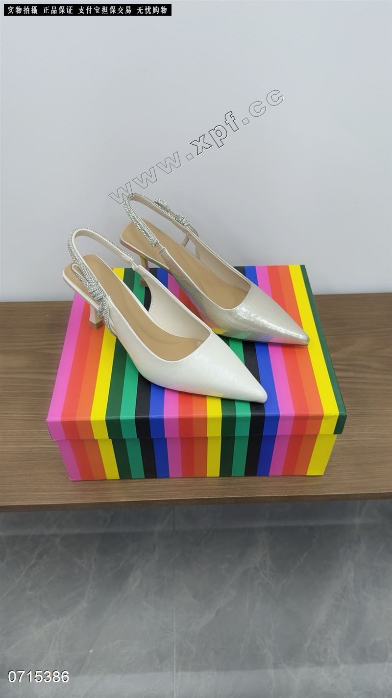 包头后空女凉鞋