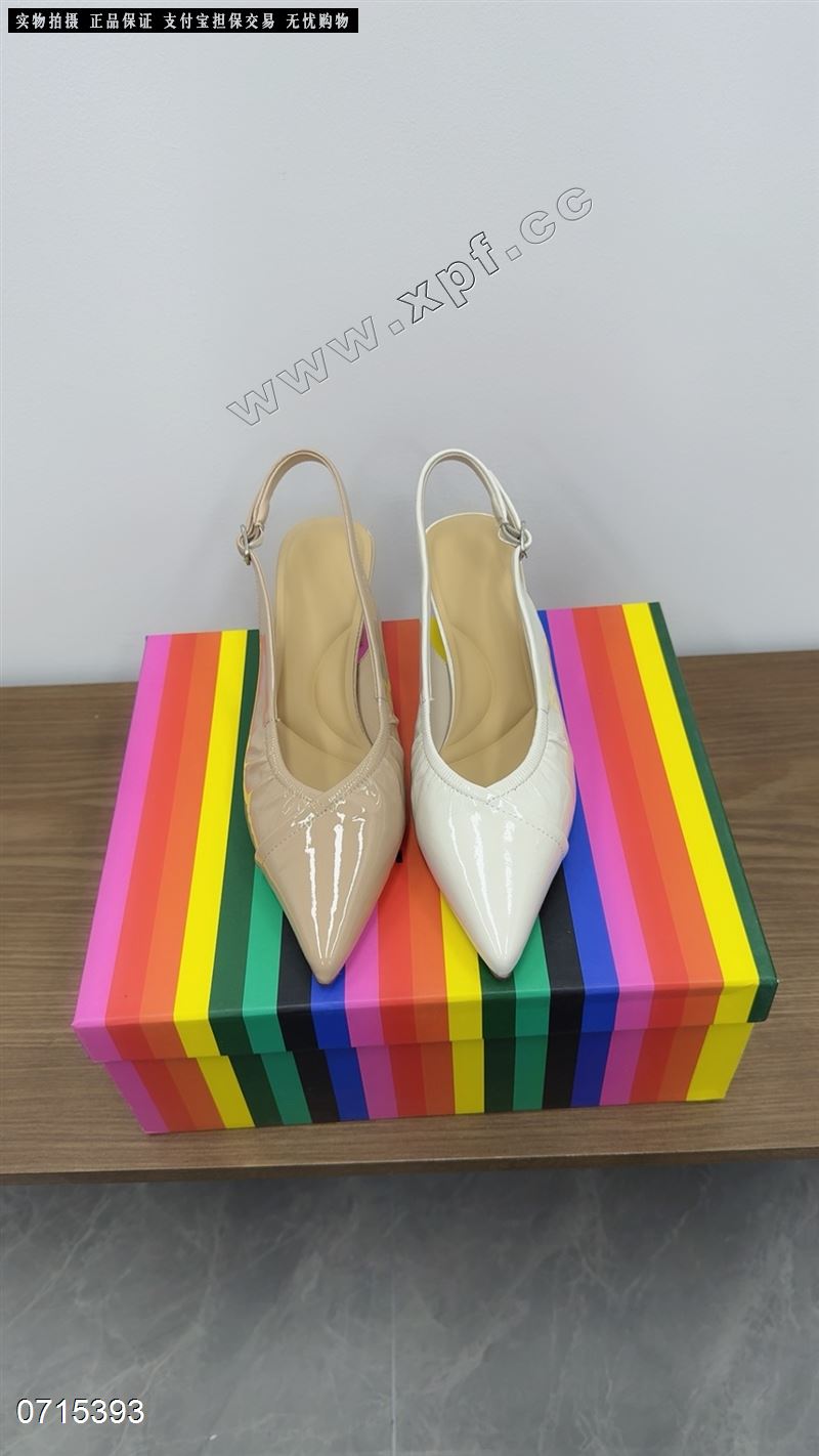 包头后空女凉鞋