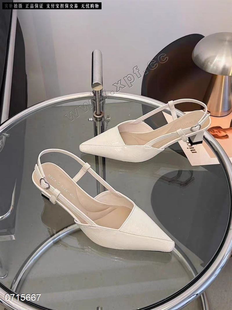 包头后空女凉鞋