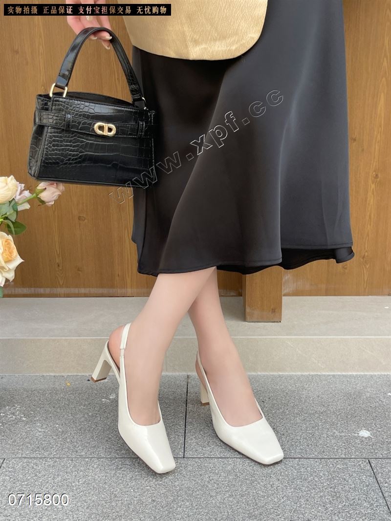 包头后空女凉鞋