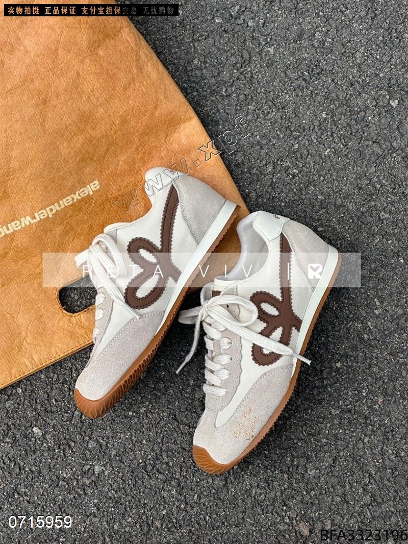 𝐑𝐄𝐓𝐀 𝐕𝐈𝐕𝐈  3323196