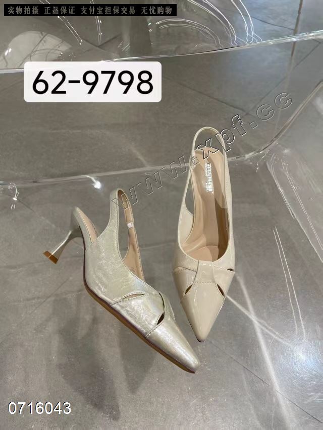 包头后空女凉鞋